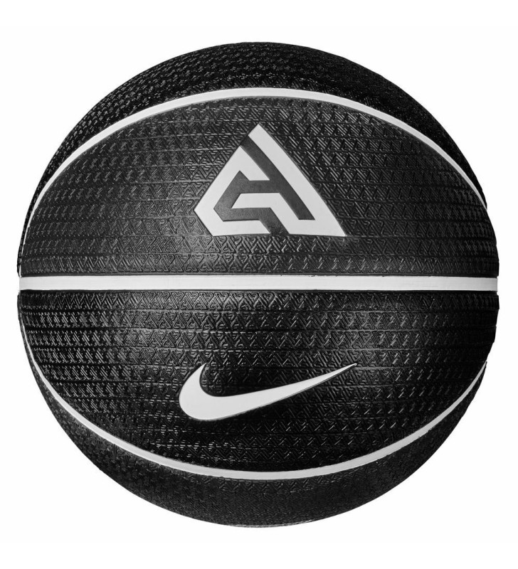 Nike- Playground 2.0 Giannas Basketball